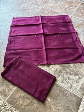 Maroon Leaf Bodrum Cotton Table Linens